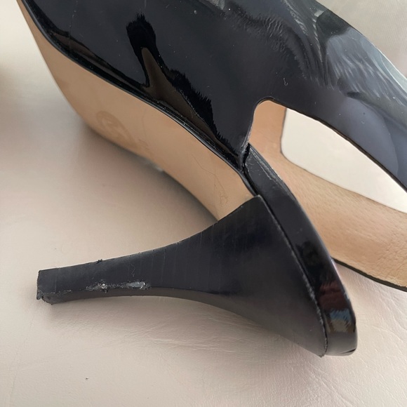 Mikael kors women’s sandals. - Picture 6 of 7